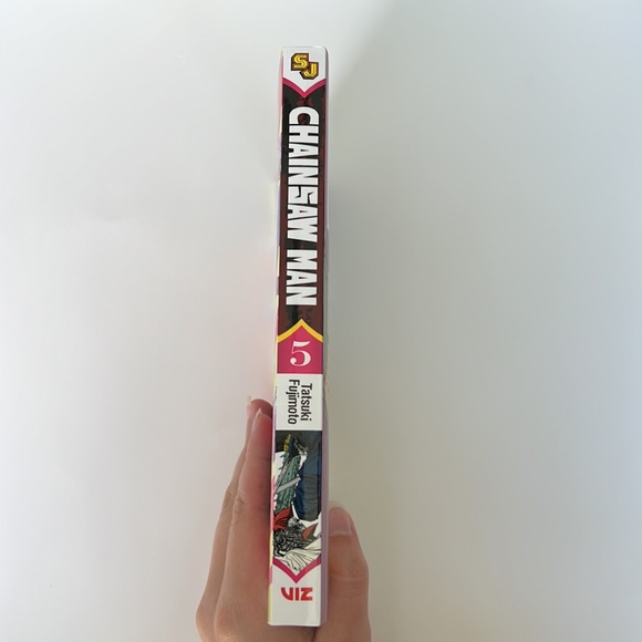 CHAINSAWMAN by Tatsuki Fujimoto Volume 5 - Picture 3 of 3